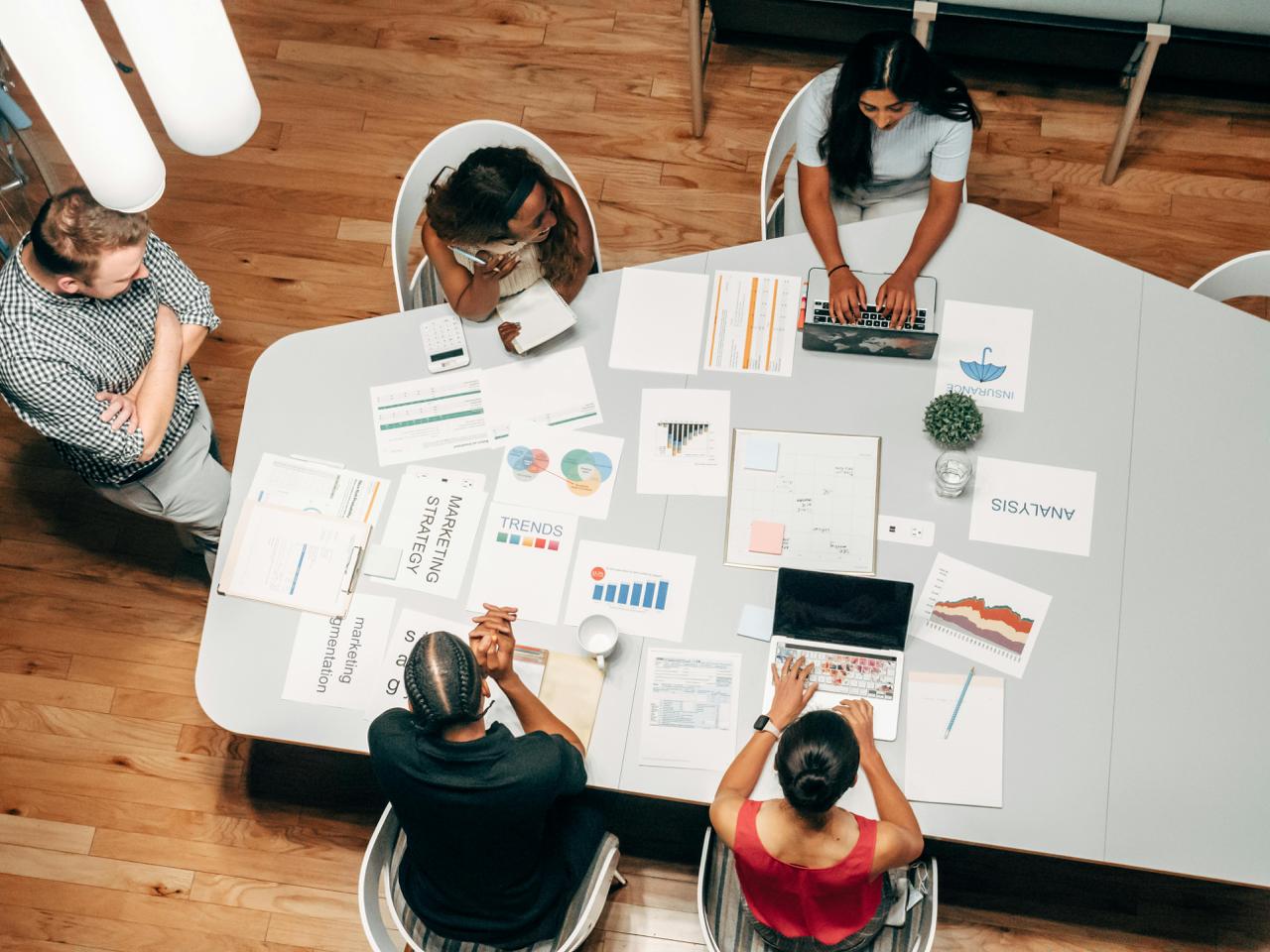 Seamless Project Launch: Orchestrating Multi-Departmental Coordination